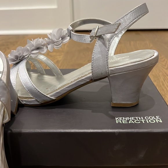 Kenneth Cole Sandals - Picture 3 of 11